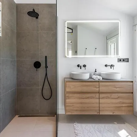 Agrupadas, Beautiful Duplex With Amazing Location * 马尔韦利亚