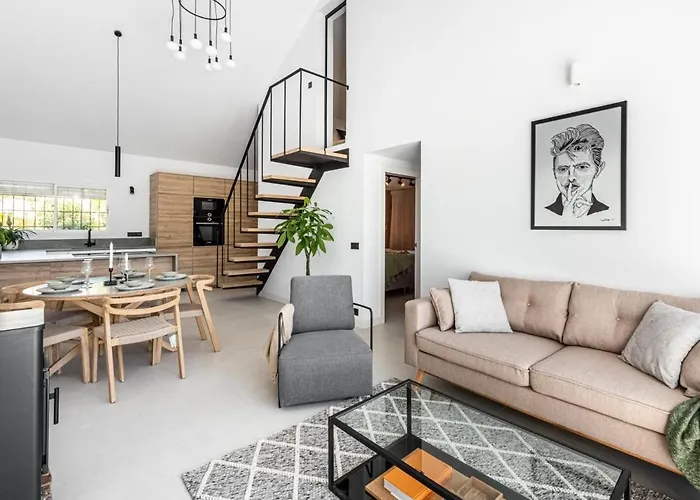 Agrupadas, Beautiful Duplex With Amazing Location アパート マルベーリャ