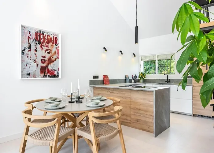 Agrupadas, Beautiful Duplex With Amazing Location アパート マルベーリャ